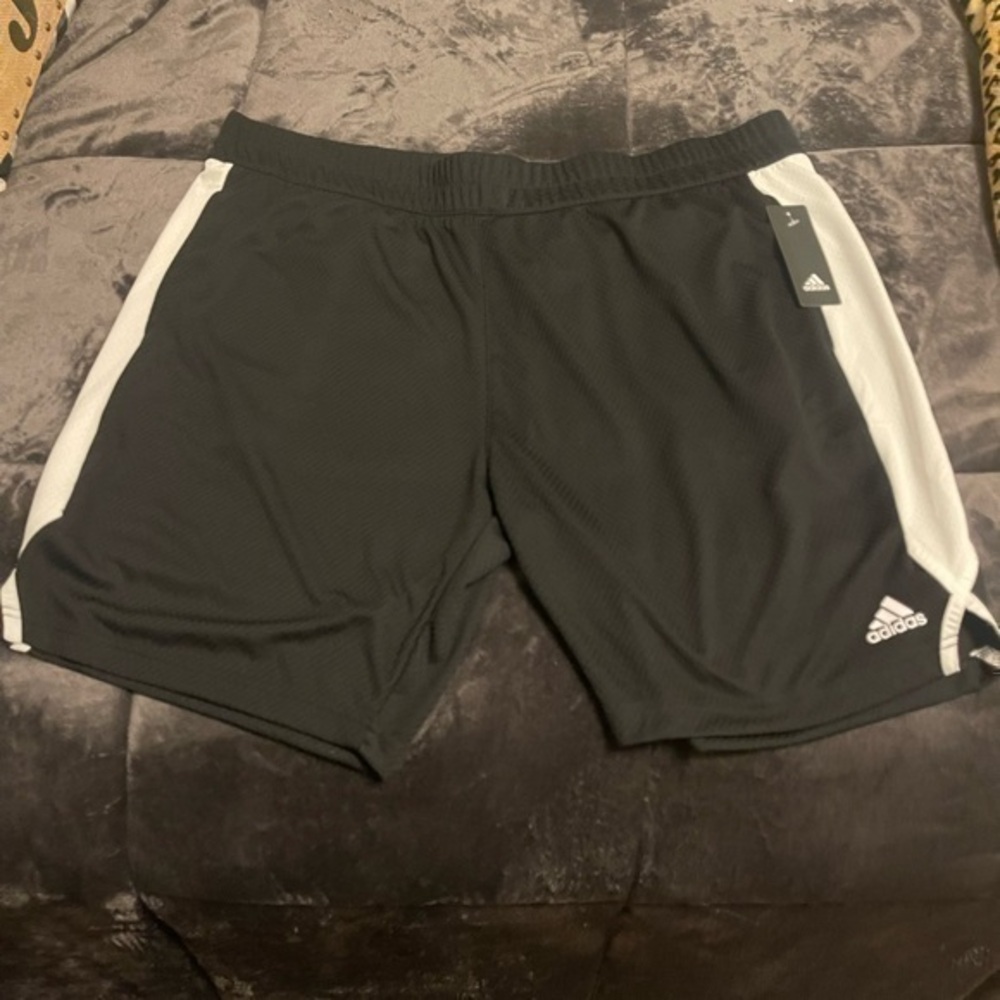 Adidas Men’s shorts NWT Size 2xl